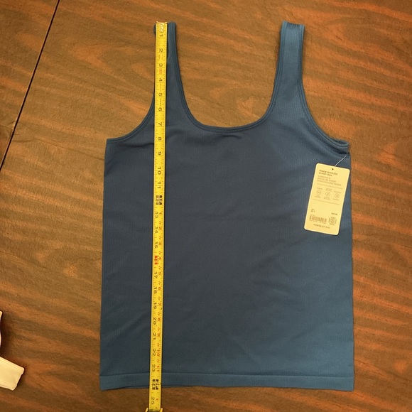 Athleta Renew Seamless Scoop Tank Teal blue NWT size large - Picture 5 of 5